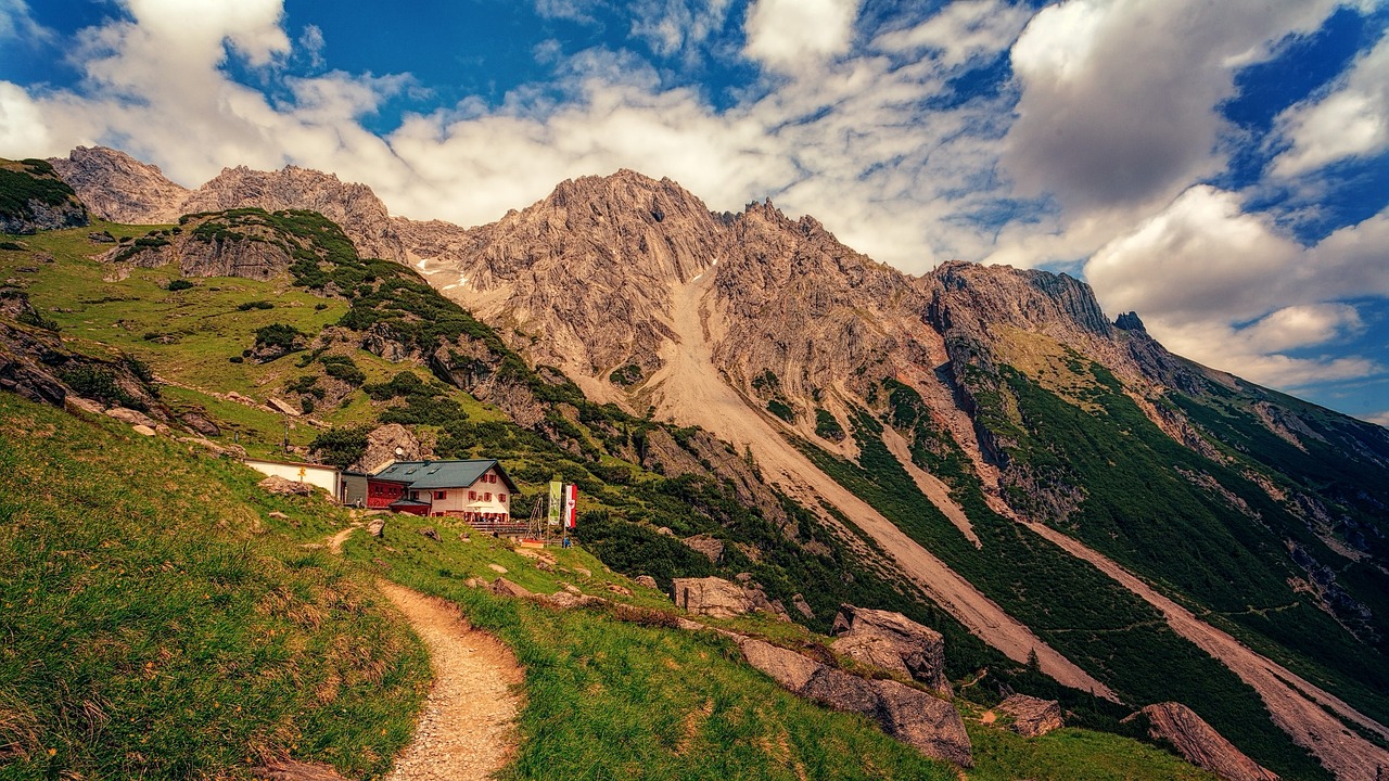 光雾山自然美景探索攻略，最新旅游攻略带你畅游绝美风光！